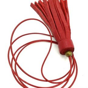 sautoir-pompon-rouge-Louise-Des-Bois