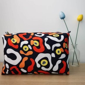 4 Trousse de toilette Margaux coton kaleidoscope psychedelique tissu enduit (…)