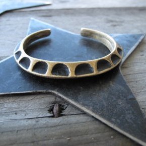 bracet bronze