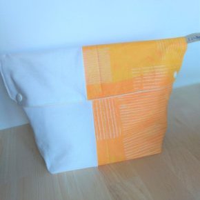 trousse de toilette orange typo