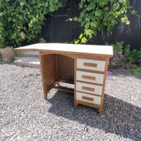 bureau 2