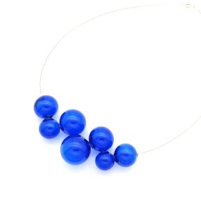 collier bleu