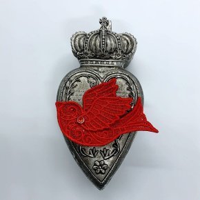 Broche brodée