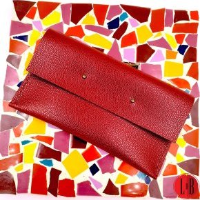 pochette-louisette-carmin-Louise-Des-Bois