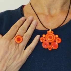 Collier orange 1022