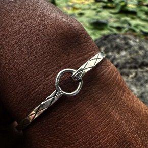 EMIKemi bracelet manchette fine Simba IMG 3990 ConvertImage