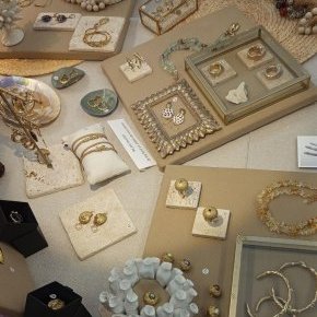vlv jewellery bijoux stand ConvertImage