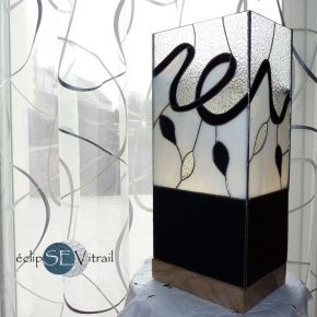 eclipse vitrail lampe reves